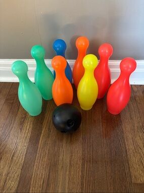 Kids Plastic Bowling set with 8 pins and 1 ball